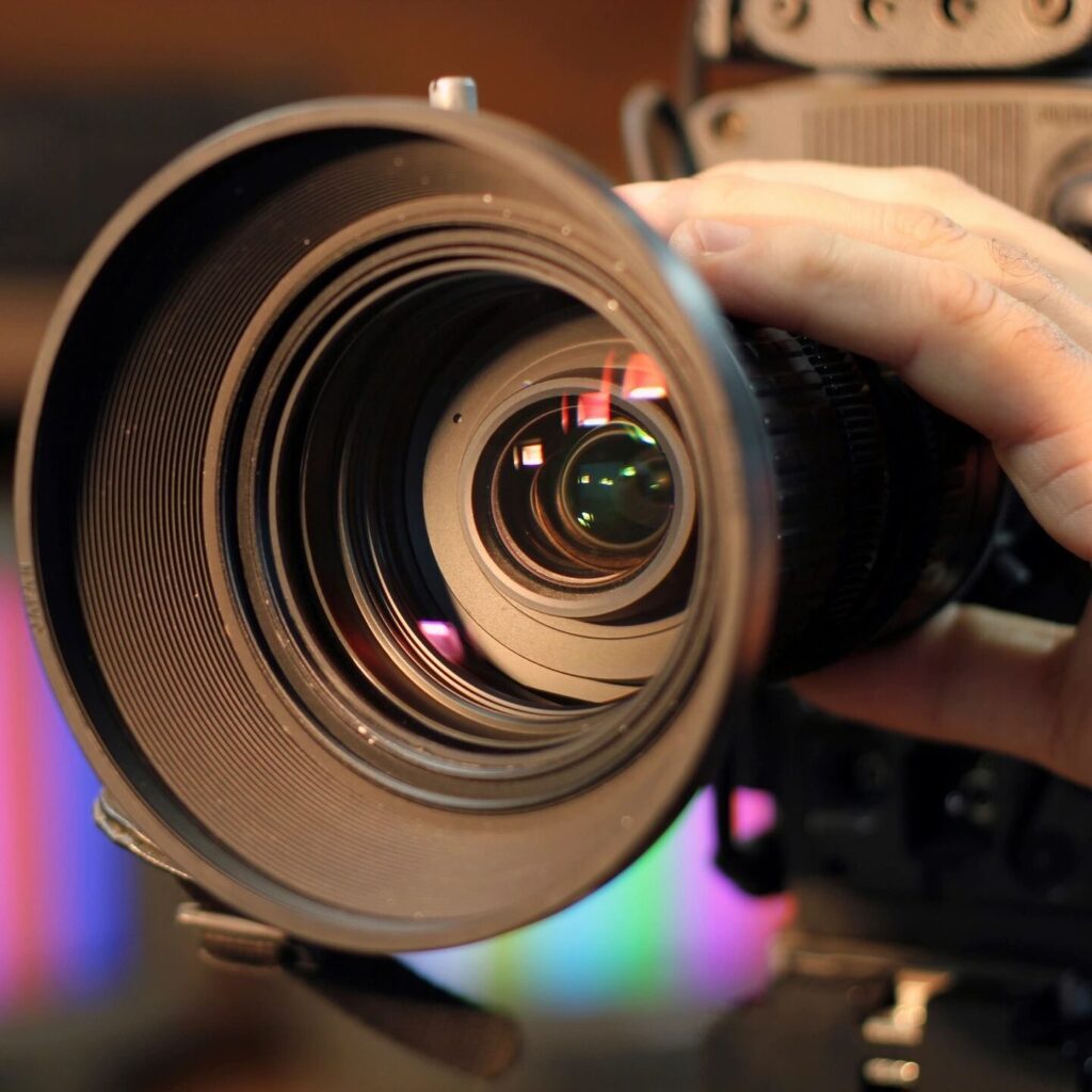 photo of a camera lens being focused